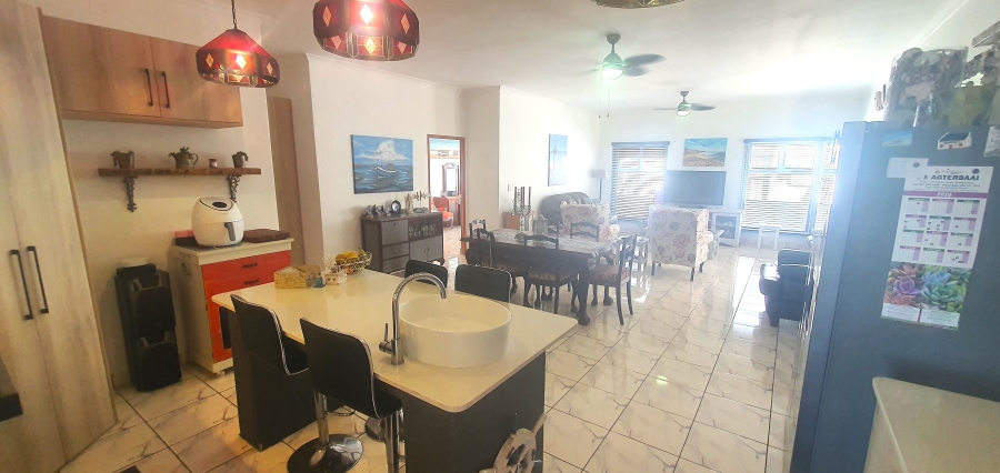 3 Bedroom Property for Sale in Sandy Point Western Cape